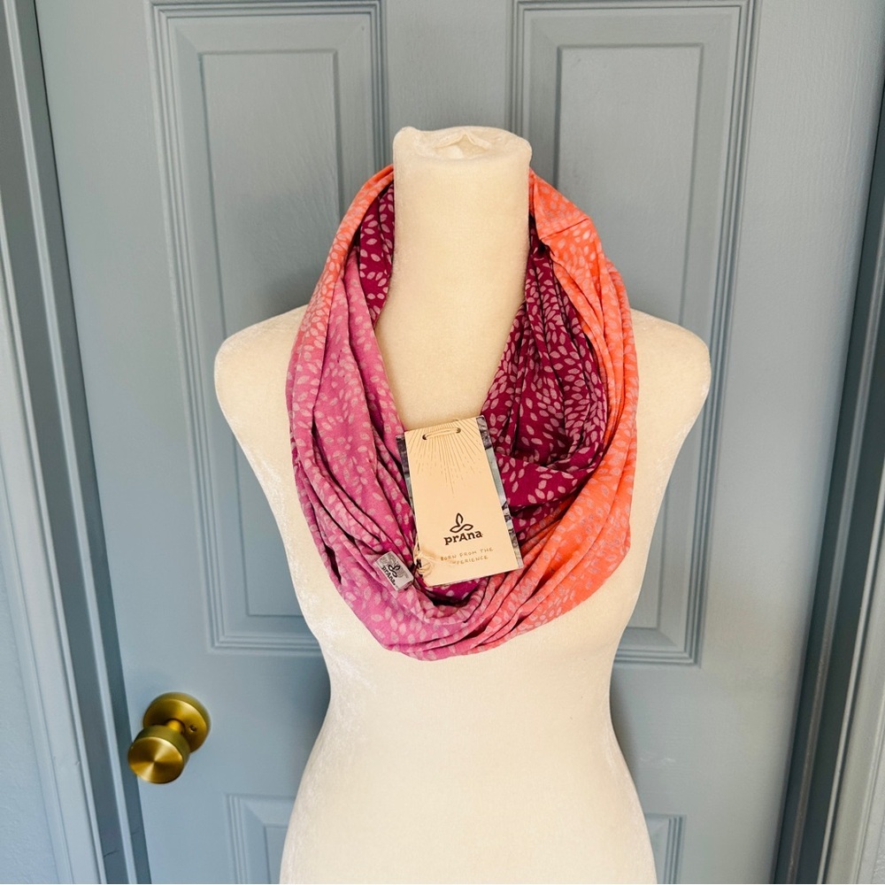 NWT Prana Women's Multicolor Yoga Pilates Wrap Neck Infinity Sara Scarf - Picture 2 of 6